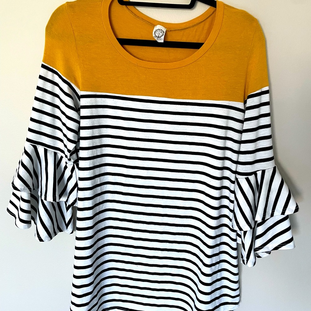 Sun & Moon Boutique 3/4 length ruffle sleeve tunic